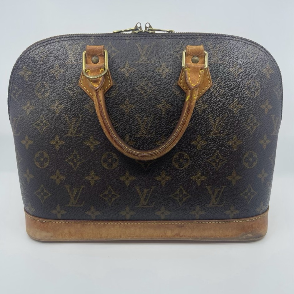 **AUTHENTIC** Louis Vuitton Alma PM.